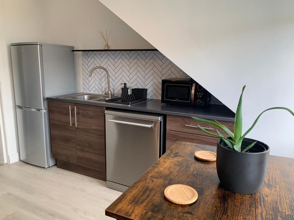 Lovely 2 Bedroom Apartment In Central Location グリーノック エクステリア 写真