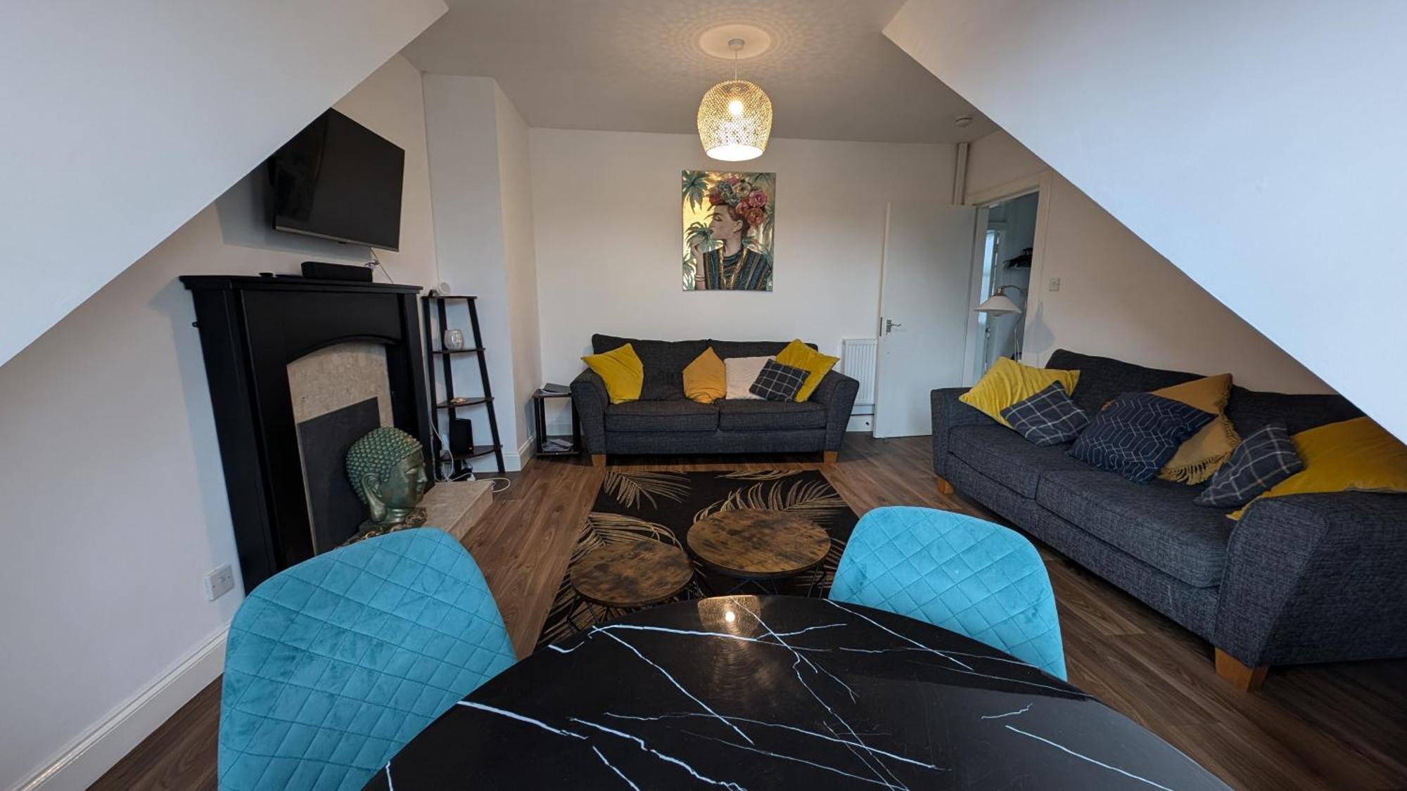 Lovely 2 Bedroom Apartment In Central Location グリーノック エクステリア 写真